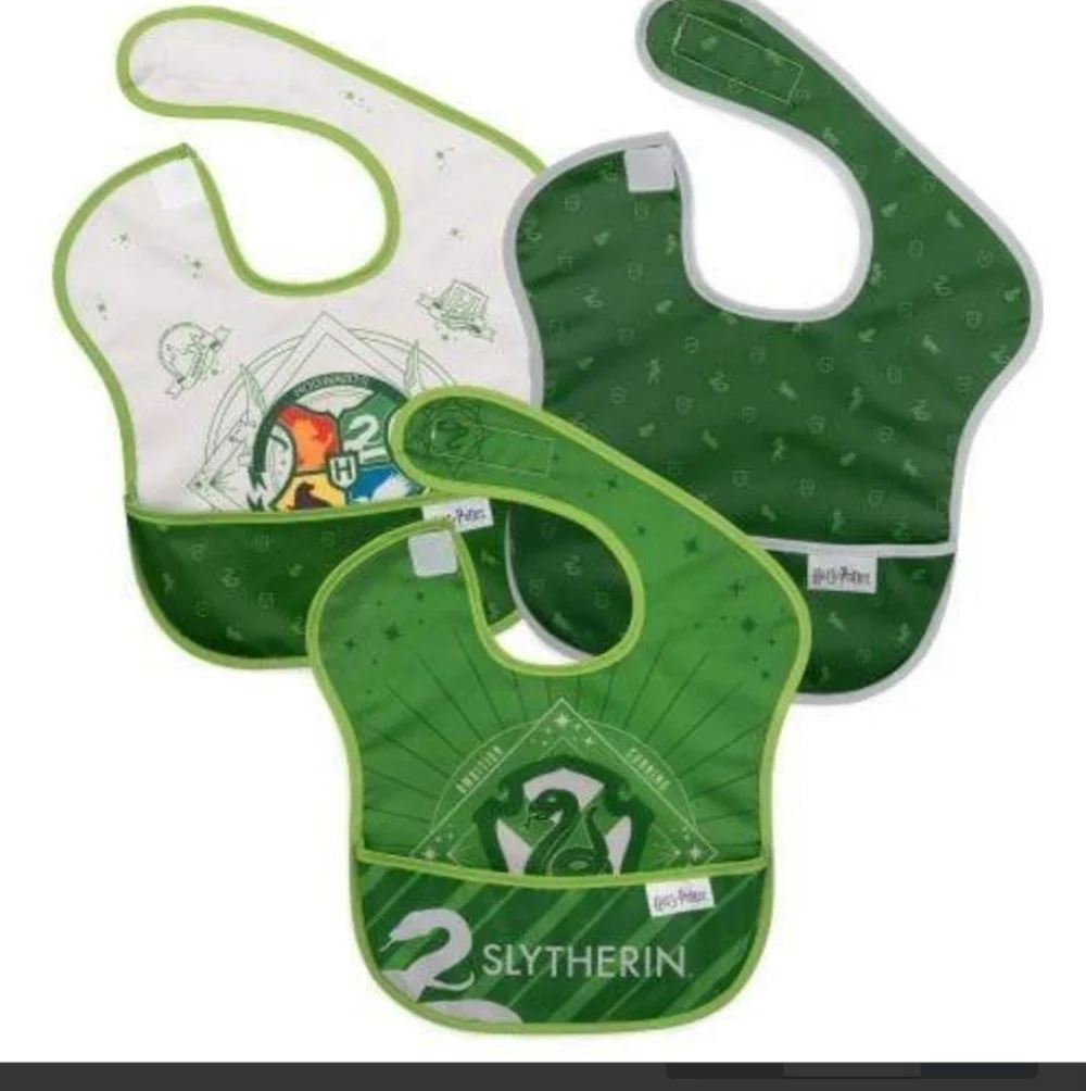 NWT‎ set of Harry Potter Slytherin bibs & snack bag